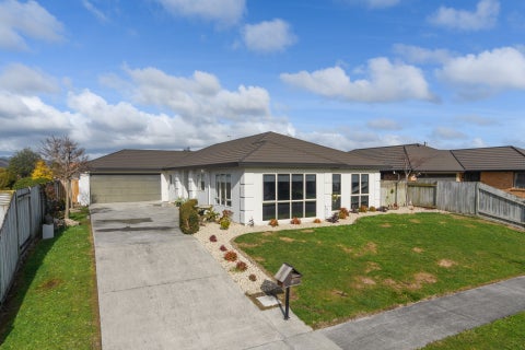 18 Meridian Grove, Kelvin Grove, Palmerston North