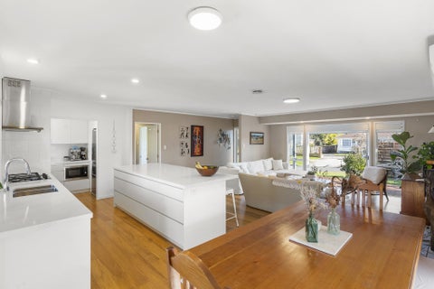 15 Sunkist Bay Road, Beachlands, Auckland