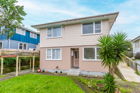 20 Owhiti Street, Titahi Bay, Porirua