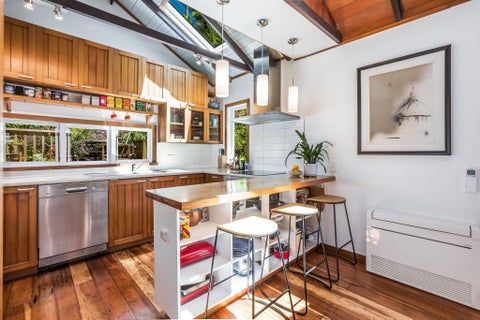 21 Ferry Road, Days Bay, Lower Hutt