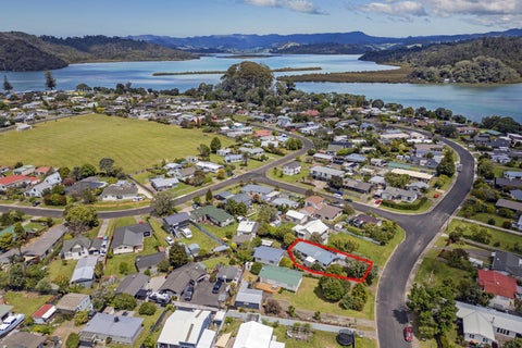 141A Robinson Road, Whitianga