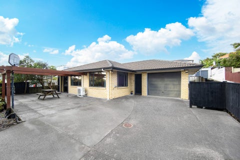 27A Exminster Street, Blockhouse Bay, Auckland