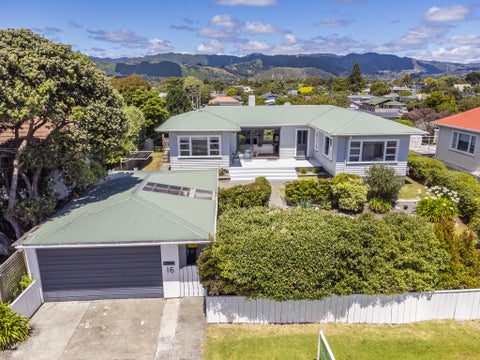 16 Francis Road, Paraparaumu Beach, Paraparaumu