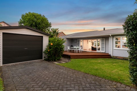 1A Rixon Place, Te Atatu Peninsula, Auckland