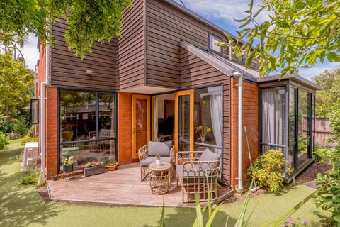 2/180 Main Road, Redcliffs, Christchurch