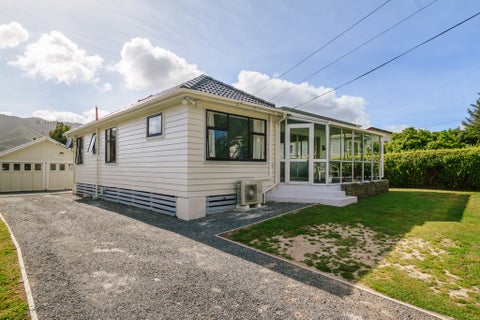 122 Wellington Road, Wainuiomata, Lower Hutt