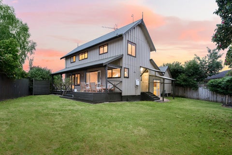 3 Sargeson Place, Leamington, Cambridge