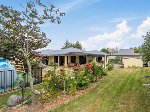 9 Cherry Lane, Martinborough