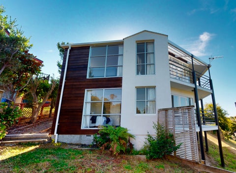 88 Ayton Drive, Whitby, Porirua