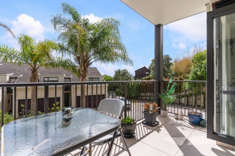 A103/525 East Coast Road, Pinehill, Auckland