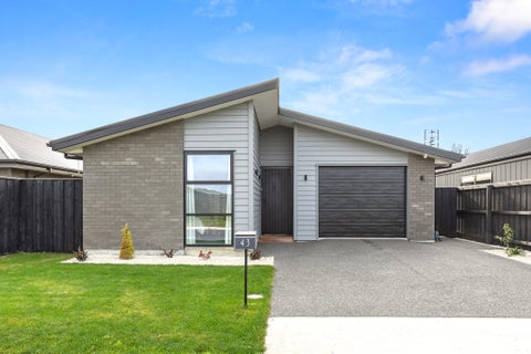 43 Henshaw Street, Woodend, Woodend