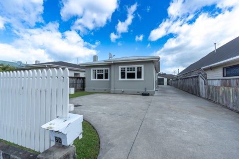 50 Kittyhawk Row, Bulls