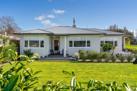 2437 State Highway 2, Greytown