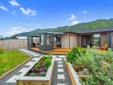 11 Mahia Lane, Waikanae
