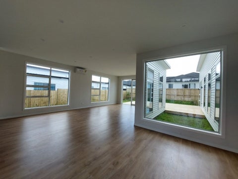 10 Haupa Nui Road, WAINUI, Wainui