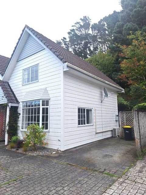 17B Percy Dyett Drive, Karori, Wellington