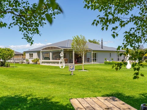 8 Camellia Lane, Carterton