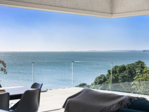 16 Crispe Road, Clarks Beach, Clarks Beach