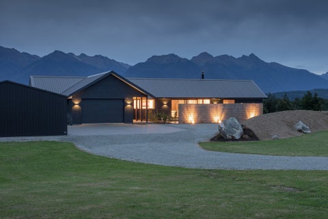 97 Holmwood Road, Manapouri