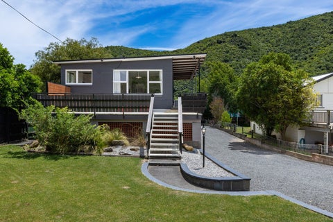 30 Beach Road, Waikawa, Picton