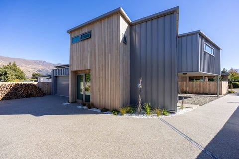 54 Hunter Crescent, Wanaka