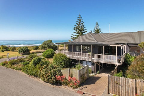 1 Buxton Place, Gore Bay, Cheviot