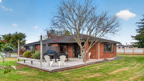 270A High Street South, Carterton