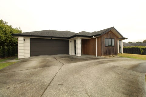 19 Eastview Crescent, Stanmore Bay, Whangaparaoa