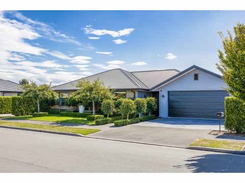 29 Russ Drive, Lincoln, Lincoln