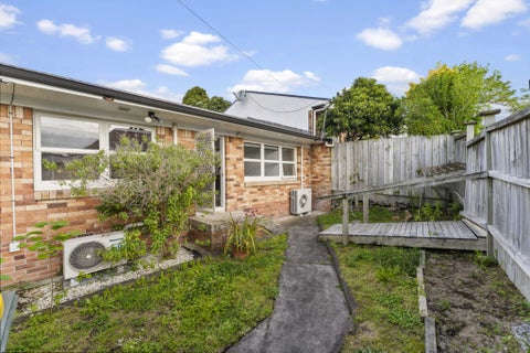 2/15 Waterview Road West, Takanini, Auckland
