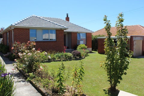 32 Lock Street, Saint Clair, Dunedin