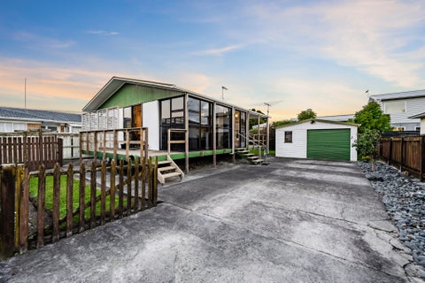 2/19 Doment Crescent, Orewa, Orewa