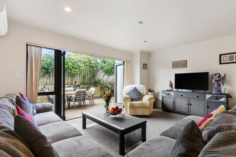 3/102 Greenhithe Road, Greenhithe, Auckland