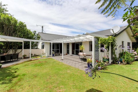 11 La Salle Drive, Westown, New Plymouth