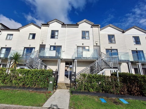 2/8 Kerrs Road, Wiri, Auckland