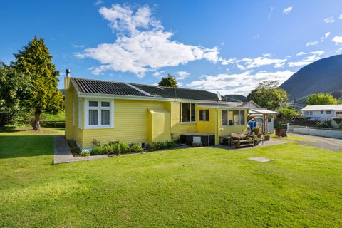 53 Broadway, Picton