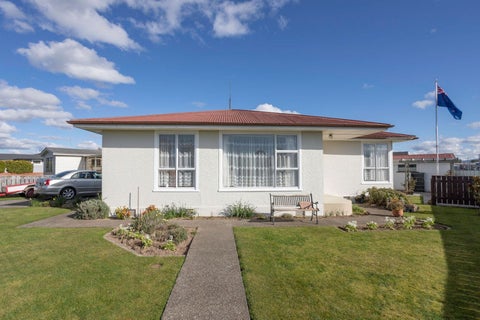 72 Barraud Street, Dannevirke