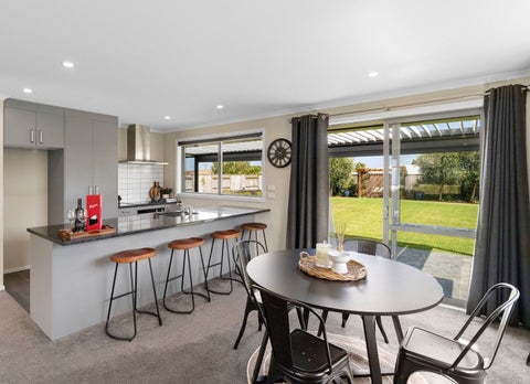 4 Pohatu Lane, Otaki