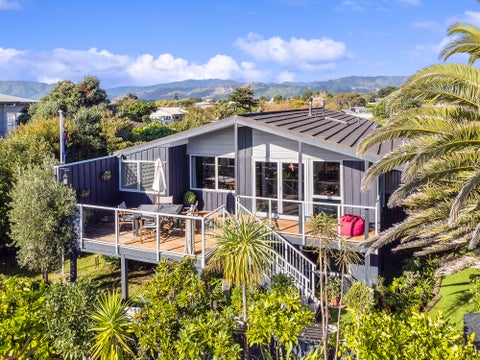 112 Manly Street, Paraparaumu Beach, Paraparaumu