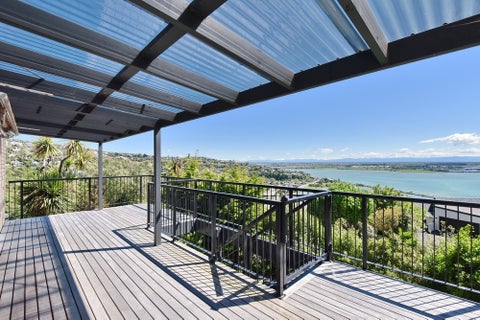 16 Inverness Lane, Redcliffs, Christchurch