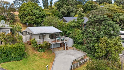 11 Hillside Crescent, Leigh, Leigh