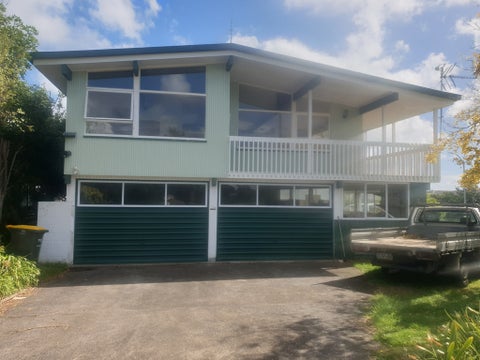 74 Racecourse Road, Waiuku, Waiuku