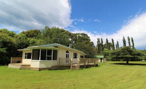 6 Hampden Square, Hampden
