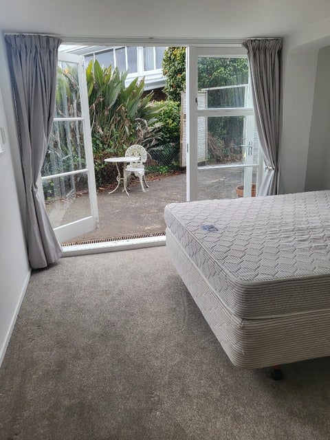 16 Royal View Road, Te Atatu South, Auckland