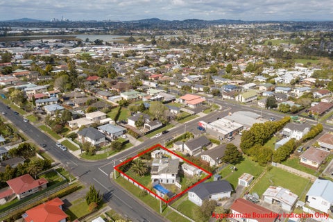 18 Phelps Place, Glendene, Auckland