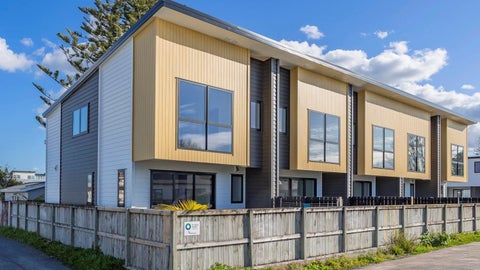 7/21 Peachgrove Road, Te Atatu Peninsula, Auckland
