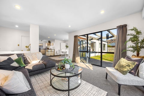 2 Wendy Place, Heathcote Valley, Christchurch