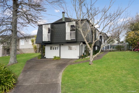 8 Caronia Crescent, Lynfield, Auckland