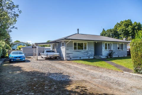 61 Lincoln Road, Carterton