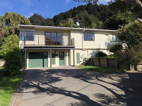 15A Main Road, Tawa, Wellington